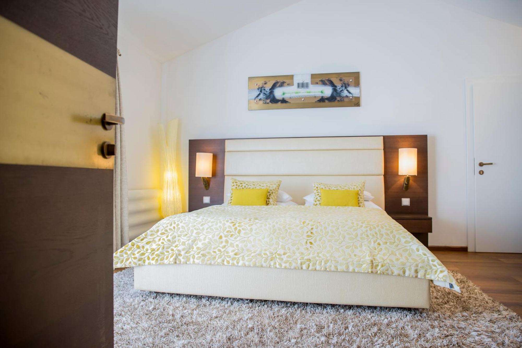 Iris Porsche Hotel & Restaurant Mondsee Esterno foto